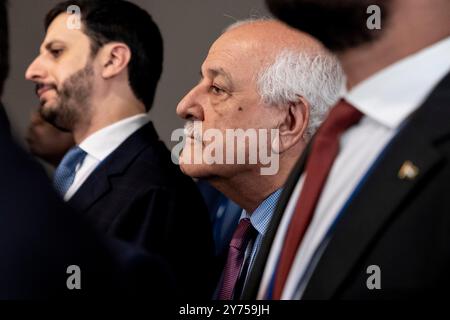 New York, New York, Stati Uniti. 27 settembre 2024. L'Ambasciatore Riyad Mansour di Stato della Palestina partecipa all'incontro stampa del Ministro degli affari Esteri del Regno dell'Arabia Saudita, il Principe Faysal bin Farhan al Saud, in vista della riunione del Consiglio di sicurezza sulla situazione in Medio Oriente presso la sede delle Nazioni Unite a New York il 27 settembre 2024 (Credit Image: © Lev Radin/ZUMA Press Wire) SOLO USO EDITORIALE! Non per USO commerciale! Foto Stock