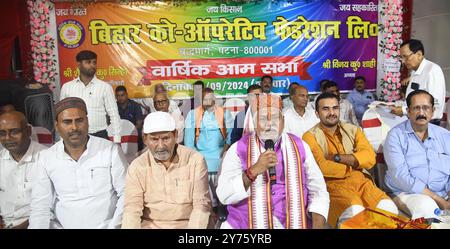 Patna, India. 27 settembre 2024. PATNA, INDIA - SETTEMBRE 27: Il ministro del Bihar Prem Kumar tiene la sua conferenza durante l'assemblea generale annuale della Bihar Co-operative Federation Limited a Buddha Marg il 27 settembre 2024 a Patna, India. (Foto di Santosh Kumar/Hindustan Times/Sipa USA) credito: SIPA USA/Alamy Live News Foto Stock