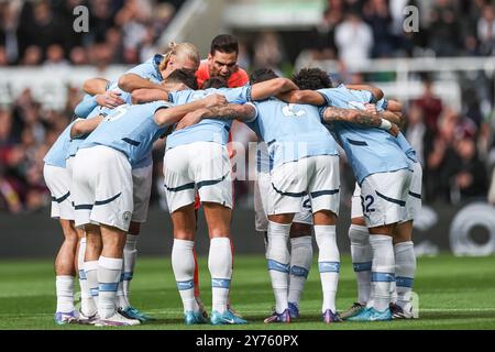 Newcastle, Regno Unito. 28 settembre 2024. La squadra del Manchester City si è riunita durante la partita di Premier League Newcastle United vs Manchester City al St. James's Park, Newcastle, Regno Unito, 28 settembre 2024 (foto di Mark Cosgrove/News Images) a Newcastle, Regno Unito, il 28/9/2024. (Foto di Mark Cosgrove/News Images/Sipa USA) credito: SIPA USA/Alamy Live News Foto Stock