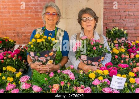 Milano, Italia. 28 settembre 2024. Floralia in Piazza San Marco - Milano (Italia) cronaca - sabato 28 settembre, 2024 (foto di Carlo Cozzoli/LaPresse) Floralia in Piazza San Marco - Milano (Italia) news - sabato 28 settembre 2024 (foto di Carlo Cozzoli/LaPresse) crediti: LaPresse/Alamy Live News Foto Stock