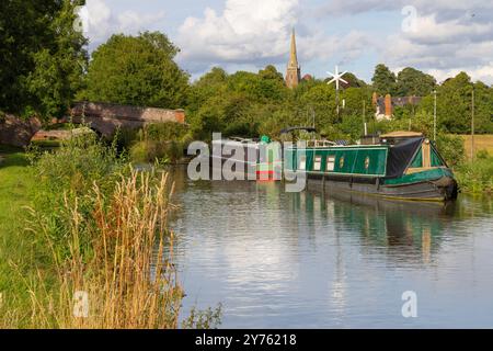 Camminando lungo il canale di Oxford verso Braunston Foto Stock