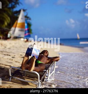 Strandleben auf Barbados, um 1985. Foto Stock