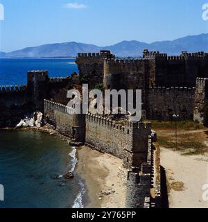 Die Burg Mamure Kalesi bei Anamur in der Provinz Mersin, Die am besten erhaltene mittelalterliche Burg an der Mittelmeerküste im Süden der Türkei, um 1988. Foto Stock
