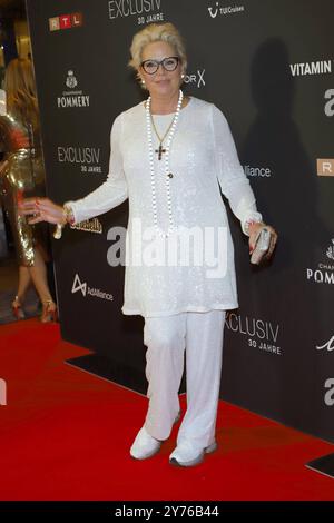 30 Jahre RTL Exklusiv - Mein Schiff 7 Claudia Effenberg, 30 Jahre RTL Exklusiv, Mein Schiff 7, Amburgo, 27.09.2024 *** 30 anni di RTL Exklusiv Mein Schiff 7 Claudia Effenberg, 30 anni di RTL Exklusiv, Mein Schiff 7, Amburgo, 27 09 2024 Copyright: XEventpressxBecherx Foto Stock