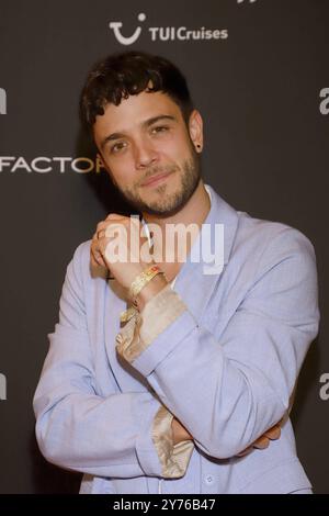 30 Jahre RTL Exklusiv - Mein Schiff 7 Luca Haenni, 30 Jahre RTL Exklusiv, Mein Schiff 7, Amburgo, 27.09.2024 *** 30 anni di RTL Exklusiv Mein Schiff 7 Luca Haenni, 30 anni di RTL Exklusiv, Mein Schiff 7, Amburgo, 27 09 2024 Copyright: XEventpressxBecherx Foto Stock