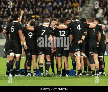 Wellington, nuova Zelanda. 28 settembre 2024. Tutti i Neri si uniscono. New Zeland full-back, Will Jordan, con fotocamera rivolta al centro. Nuova Zelanda All Blacks vs Australia. Campionato di rugby, seconda prova della Bledisloe Cup. Wellington. Nuova Zelanda. La nuova Zelanda batte l'Australia 33-13 (HT 19-13). (Joe Serci/SPP) credito: SPP Sport Press Photo. /Alamy Live News Foto Stock