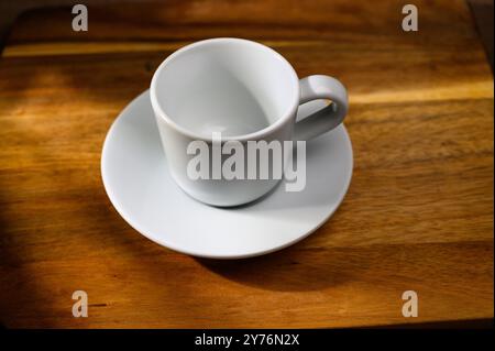 Tazza di caffè sulla scrivania Foto Stock