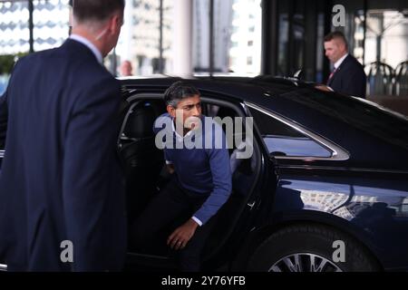 Birmingham, Regno Unito. 28 settembre 2024. Immagine © concessa in licenza a Parsons Media. 28/09/2024. Birmingham, Regno Unito. Arrivi della conferenza del partito conservatore. Hotel Hyatt Regency. Il leader del Partito Conservatore Rishi Sunak arriva all'Hyatt Regency Hotel prima della Conferenza del Partito Conservatore 2024. Foto di Ryan Jenkinson/Parsons Media Credit: andrew parsons/Alamy Live News Foto Stock