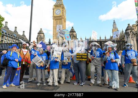 Londra, Regno Unito. 28 settembre 2024. Migliaia di marzo per la terza “marcia nazionale di ricongiungimento” che chiede al Regno Unito di ricongiungersi all’Unione europea. Crediti: Andrea Domeniconi/Alamy Live News Foto Stock