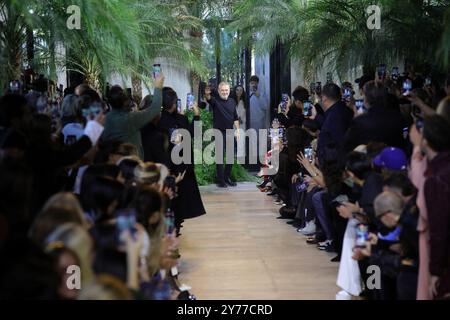 Parigi, Francia, il 28 settembre 2024, sfilata di Elie Saab durante la settimana della moda di Parigi SS25, credito Francesco / Alamy Live News Foto Stock