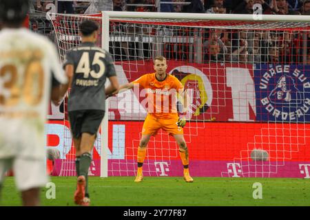 Lukas Hradecky (Bayer 04 Leverkusen, 01), FC Bayern Muenchen vs. Bayer 04 Leverkusen , Fussball, Bundesliga, 5. Spieltag, Saison 24/25, 28.09.2024, LE NORMATIVE DFL VIETANO QUALSIASI USO DI FOTOGRAFIE COME SEQUENZE DI IMMAGINI, foto: Eibner-Pressefoto/Jenni Maul Foto Stock