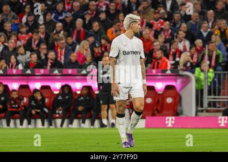 Robert Andrich (Bayer 04 Leverkusen, 08), FC Bayern Muenchen vs. Bayer 04 Leverkusen , Fussball, Bundesliga, 5. Spieltag, Saison 24/25, 28.09.2024, LE NORMATIVE DFL VIETANO QUALSIASI USO DI FOTOGRAFIE COME SEQUENZE DI IMMAGINI, foto: Eibner-Pressefoto/Jenni Maul Foto Stock