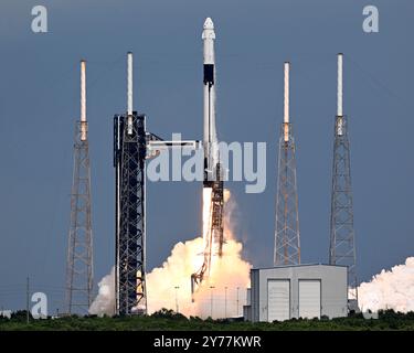 Cape Canaveral, Florida, Stati Uniti. 28 settembre 2024. Un razzo Falcon 9 SpaceX lancia un equipaggio della NASA Roscosmos alla stazione spaziale Internazionale alle 13:17 dal Launch Complex 40 alla Cape Canaveral Space Force Station, Florida, sabato 28 settembre 2024. Foto di Joe Marino/UPI credito: UPI/Alamy Live News credito: UPI/Alamy Live News Foto Stock