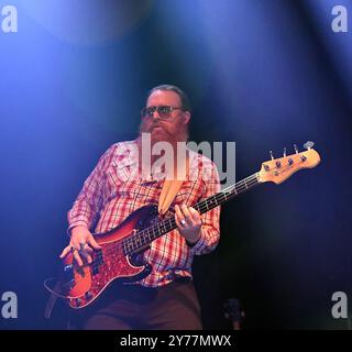 27 settembre 2024, Norfolk, Virginia, Stati Uniti: KEVIN SCOTT della Warren Haynes Band Rocks the Norva in Norfolk, Virginia il 27 settembre 2024, foto Â©Jeff Moore (Credit Image: © Jeff Moore/ZUMA Press Wire) SOLO USO EDITORIALE! Non per USO commerciale! Foto Stock