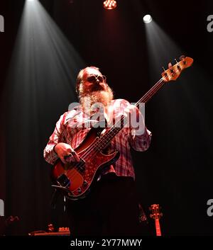 27 settembre 2024, Norfolk, Virginia, Stati Uniti: KEVIN SCOTT della Warren Haynes Band Rocks the Norva in Norfolk, Virginia il 27 settembre 2024, foto Â©Jeff Moore (Credit Image: © Jeff Moore/ZUMA Press Wire) SOLO USO EDITORIALE! Non per USO commerciale! Foto Stock