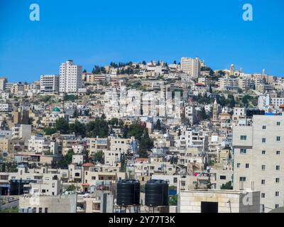 BETLEMME, ISRAELE - 21 APRILE 2014: Veduta di parte della città di Betlemme. Betlemme è una città palestinese, situata vicino a Gerusalemme. L'economia è pr Foto Stock