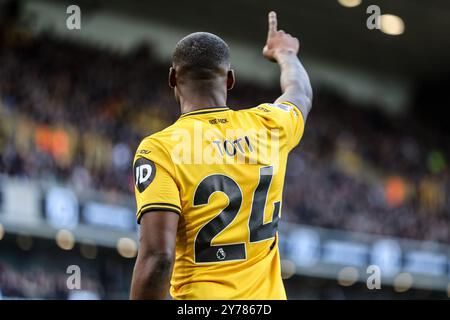 Wolverhampton, Regno Unito. 28 settembre 2024. Wolverhampton, Inghilterra, 28 settembre 2024: Toti (24 lupi) in azione durante la partita di calcio di Premier League tra Wolverhampton Wanderers e Liverpool allo stadio Molineux di Wolverhampton, Inghilterra (Natalie Mincher/SPP) crediti: SPP Sport Press Photo. /Alamy Live News Foto Stock