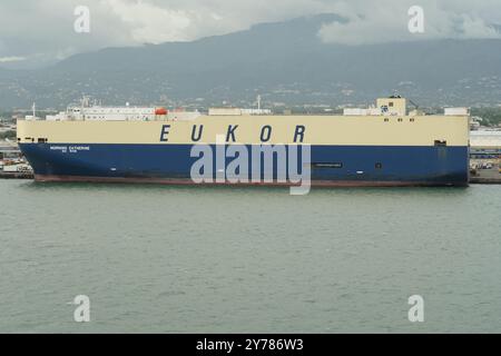 Vehicles Carrier Morning Catherine che naviga sotto la bandiera di Panama ormeggiata nel porto di Kingston in Giamaica. Foto Stock