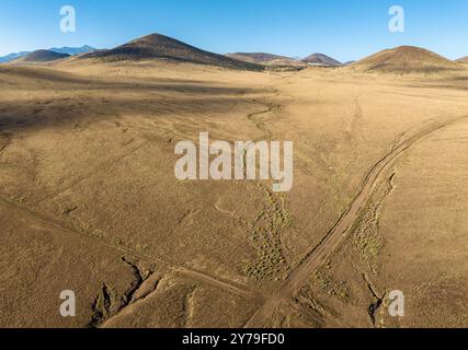 Vista aerea con droni delle Antelope Hills a nord di Flagstaff, Arizona Foto Stock