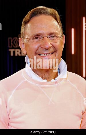 Georg Stallnig bei der Aufzeichnung der WDR-Talkshow Kölner Treff im WDR Studio BS 3. Köln, 27.09.2024 *** Georg Stallnig alla registrazione del talk show WDR Kölner Treff in WDR Studio BS 3 Colonia, 27 09 2024 foto:xgbrcix/xFuturexImagex koelner treff2709 4905 Foto Stock