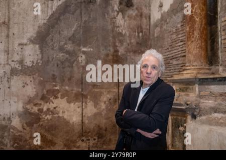 Roma, Italia. 28 settembre 2024. Il regista Abel Ferrara partecipa alla lettura di poesie ''Divine Echoes'' presso Sant'Andrea De Scaphis a Roma, Italia, il 28 settembre 2024. (Foto di Luca Carlino/NurPhoto) credito: NurPhoto SRL/Alamy Live News Foto Stock