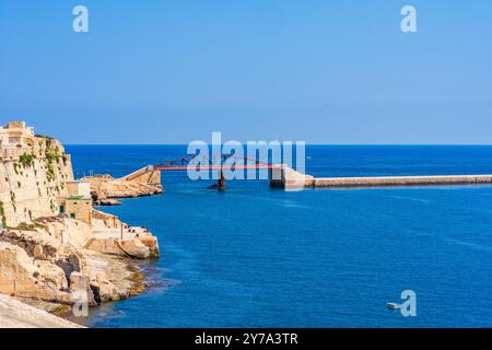 Ponte di Sant'Elmo a la Valletta Grand Harbour, Malta. Foto Stock