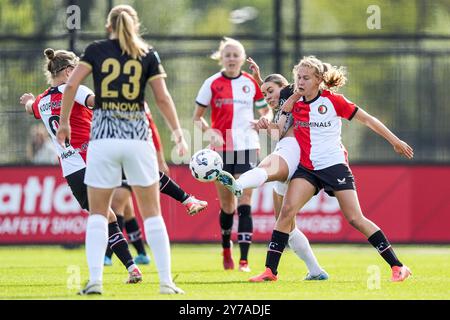 Rotterdam - Jarne Teulings del Feyenoord V1 durante la partita tra Feyenoord V1 contro AZ V1 a Nieuw Varkenoord il 29 settembre 2024 a Rotterdam, Paesi Bassi. (Foto Box to Box/Tom Bode) Foto Stock