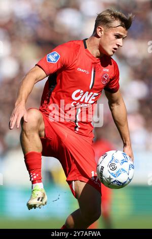 Zwolle, NLD. 28 settembre 2024. ZWOLLE, 29-09-2024, MAC3PARK Stadium, stagione 2024/2025, Eredivisie Football olandese. Il giocatore dell'Almere City Kornelius Hansen durante la partita PEC Zwolle - Almere City Credit: Pro Shots/Alamy Live News Foto Stock