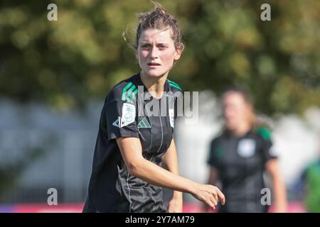 Amsterdam, Paesi Bassi. 29 settembre 2024. AMSTERDAM, 29-09-2024, De Toekomst, Azerion Eredivisie vrouwen, Ajax - PEC (donne), stagione 2024/2025, durante la partita Ajax - PEC (donne), PEC Zwolle portiere vita van der Linden crediti: Pro Shots/Alamy Live News Foto Stock