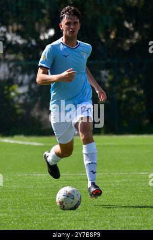 Roma, Italia. 28 settembre 2024. Matteo Zazza delle SS Lazio U20 durante la partita Lazio U20 contro Genova U20 6° giorno del Campionato Italiano di calcio Primavera 1 presso il Centro sportivo la Borghesiana il 28 settembre 2024 a Roma (Credit Image: © Roberto Bettacchi/Pacific Press via ZUMA Press Wire) SOLO USO EDITORIALE! Non per USO commerciale! Foto Stock