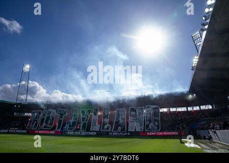 Herning, Danimarca. 29 settembre 2024. I tifosi del FC Midtjylland durante il match di Super League tra FC Midtjylland e Viborg FF alla MCH Arena di Herning domenica 29 settembre 2024. (Foto: Bo Amstrup/Ritzau Scanpix) credito: Ritzau/Alamy Live News Foto Stock