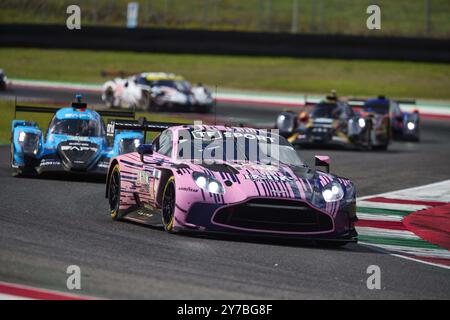 97 Martin BERRY (SGP), Lorcan HANAFIN (GBR), Jonathan ADAM (GBR), GRID MOTORSPORT BY TF, Aston Martin Vantage AMR LMGT3 durante ELMS - 4 ore di Mugello, Endurance race in Mugello, Italia, settembre 29 2024 Foto Stock