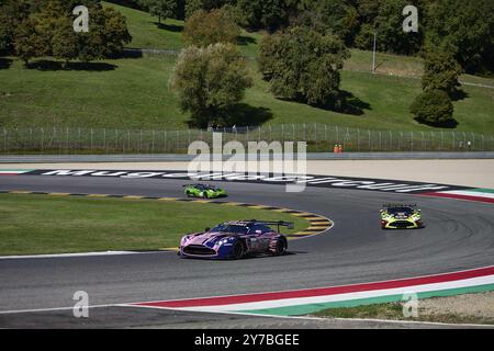 97 Martin BERRY (SGP), Lorcan HANAFIN (GBR), Jonathan ADAM (GBR), GRID MOTORSPORT BY TF, Aston Martin Vantage AMR LMGT3 durante ELMS - 4 ore di Mugello, Endurance race in Mugello, Italia, settembre 29 2024 Foto Stock