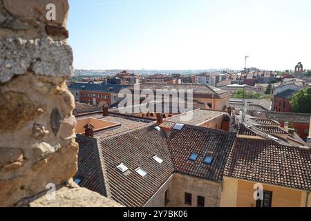 Vedute della città di Avila dalle maestose mura della città di Avila, in Spagna Foto Stock