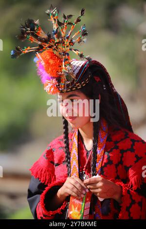 Il Chilam Joshi Festival è un festival celebrato dal popolo Kalash, che vive nel distretto di Chitral della provincia di Khyber Pakhtunkhwa in Pakistan. Foto Stock