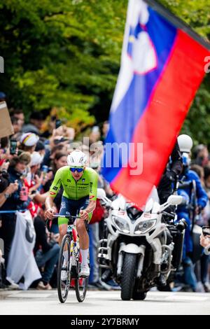 Zurigo, Svizzera. 29 settembre 2024. Lo sloveno Tadej Pogacar è stato in azione durante la corsa su strada maschile d'élite ai Campionati del mondo di ciclismo su strada e strada UCI 2024, domenica 29 settembre 2024, a Zurigo, Svizzera. I Mondi si svolgono dal 21 al 29 settembre. BELGA PHOTO JASPER JACOBS credito: Belga News Agency/Alamy Live News Foto Stock