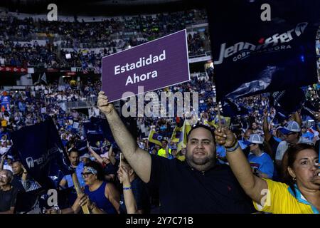 San Juan, Stati Uniti. 22 settembre 2024. La folla applaude durante l'assemblea generale pro-stato del nuovo Partito Progressista a San Juan, Porto Rico, domenica 22 settembre 2024. Crediti: SIPA USA/Alamy Live News Foto Stock