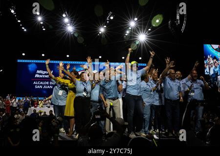 San Juan, Stati Uniti. 22 settembre 2024. I sindaci del nuovo Partito Progressista si uniscono alla folla durante l'assemblea generale del partito a San Juan, Porto Rico, domenica 22 settembre 2024. Molti vedono il nuovo Partito Progressista pro-stato come il leader nelle prossime elezioni di novembre. Crediti: SIPA USA/Alamy Live News Foto Stock