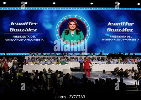 San Juan, Stati Uniti. 22 settembre 2024. Il Commissario residente Jenniffer González Colón, che si candida a governatore, parla durante l'assemblea generale del nuovo Partito Progressista a San Juan, Porto Rico, domenica 22 settembre 2024. Molti considerano González Colón il leader nella vittoria della gara governatoriale a novembre. Crediti: SIPA USA/Alamy Live News Foto Stock