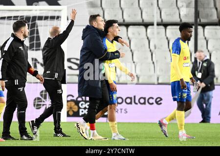 Belgio. 29 settembre 2024. Andres Ferrari di STVV è raffigurato dopo una partita di calcio tra Cercle Brugge e STVV, domenica 29 settembre 2024 a Bruges, il giorno 9 del 2024-2025 'Challenger Pro League' 1B seconda divisione del campionato belga. BELGA PHOTO MAARTEN STRAETEMANS credito: Belga News Agency/Alamy Live News Foto Stock