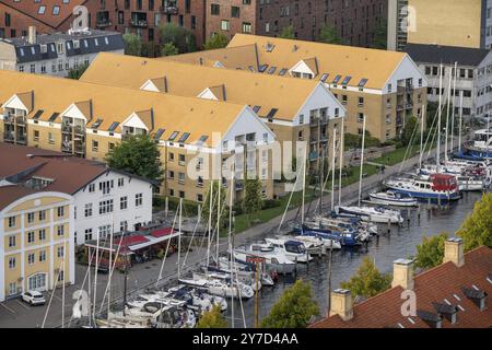 Vista dal VOR Frelsers Kirke al canale Christianshavn, al distretto di Christianshavn, Copenaghen, Danimarca, Europa Foto Stock