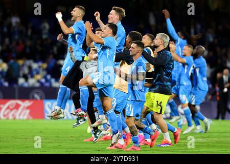 Napoli, Italia. 29 settembre 2024. I giocatori del Napoli festeggiano al termine della partita di serie A tra SSC Napoli e AC Monza allo stadio Diego Armando Maradona di Napoli (Italia), il 29 settembre 2024. Crediti: Insidefoto di andrea staccioli/Alamy Live News Foto Stock