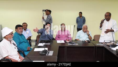 Patna, India. 29 settembre 2024. PATNA, INDIA - SETTEMBRE 29: Jan Suraj fondatore Prashant Kishore tiene un incontro con insegnanti e professori a Gyan Bhawan il 29 settembre 2024 a Patna, India. (Foto di Santosh Kumar/Hindustan Times/Sipa USA ) credito: SIPA USA/Alamy Live News Foto Stock