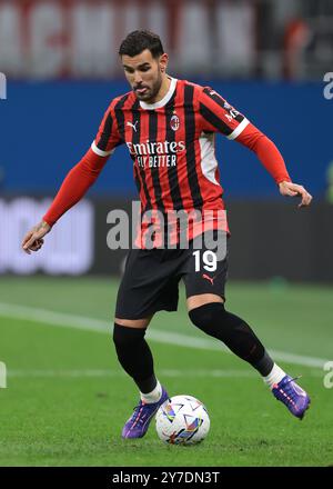 Milano, Italia. 27 settembre 2024. Theo Hernandez dell'AC Milan durante la partita di serie A A Giuseppe Meazza, Milano. Il credito per immagini dovrebbe essere: Jonathan Moscrop/Sportimage Credit: Sportimage Ltd/Alamy Live News Foto Stock