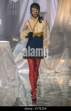 Parigi, Francia. 29 settembre 2024. VALENTINO Primavera/Estate 2025 Runway durante la settimana della moda di Parigi del 2024 settembre - Parigi, Francia, 29/09/2024 credito: dpa/Alamy Live News Foto Stock