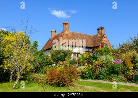 Great Dixter House and Gardens in Autumn, East Sussex, Regno Unito Foto Stock