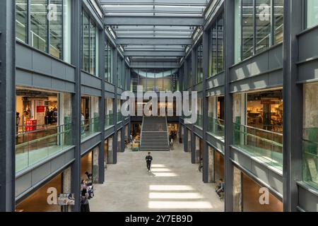 The Mills, precedentemente conosciuto come Nang Fung Cotton Mills, si trova al numero 45 di Pak Tin Par Street, Chai Wan Kok, Tsuen Wan, Hong Kong Foto Stock