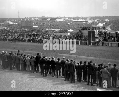 Ippodromo - Epsom Meeting Horse Blue Peter vince il Derby 1939 Foto Stock