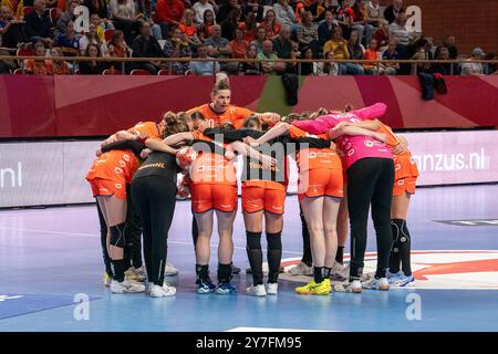 Almere, Nederland. 28 settembre 2024. ALMERE, NEDERLAND - SETTEMBRE 28: Riscaldamento durante l'amichevole tra Paesi Bassi e Serbia a Topsportcentrum il 28 settembre 2024 ad Almere, Nederland. (Foto di Henk Seppen/Orange Pictures) credito: Orange Pics BV/Alamy Live News Foto Stock