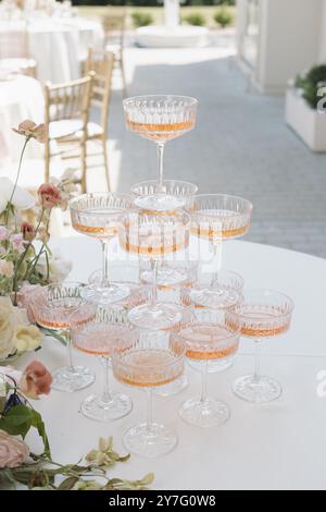 Design elegante per ricevimenti nuziali all'aperto Foto Stock